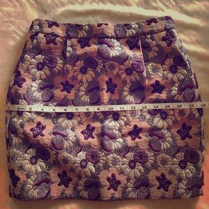 Beautiful print. mini skirt.